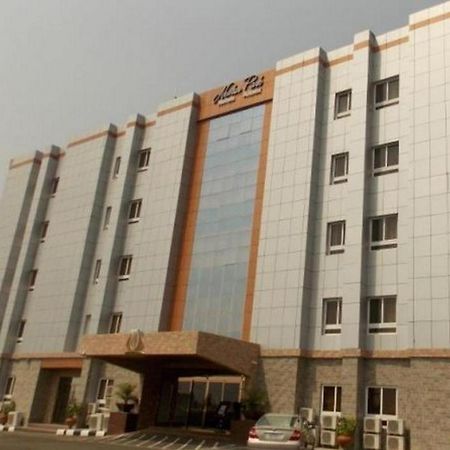 Newton Hotels Limited Owerri Eksteriør bilde